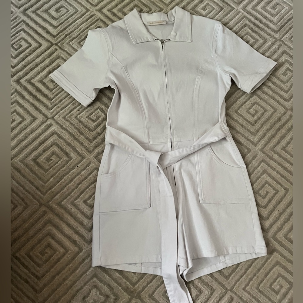 White short cotton stretch jumper